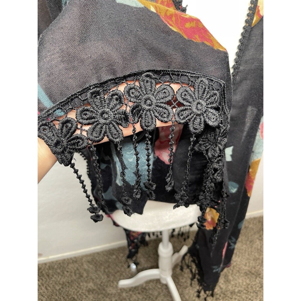Woven Heart Women’s L Black Floral Kimono Duster Crochet Lace Boho Coverup, Used - Picture 5 of 6